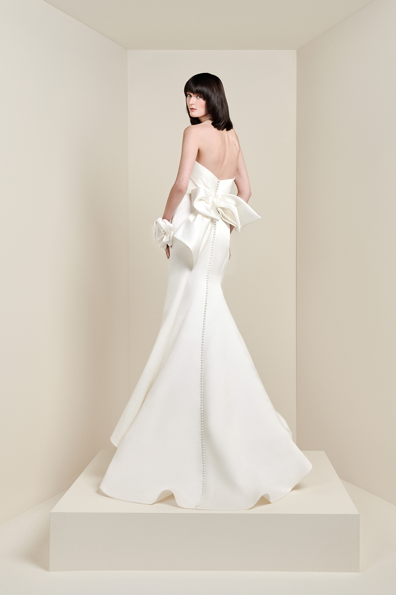 VIKTOR & ROLF - VRM431 SATIN BOW MERMAID GOWN